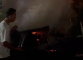 Si jago Merah Melalap Dapur Poniran